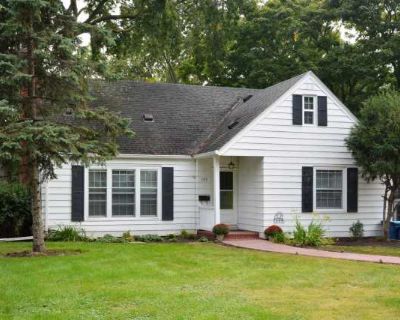 Great Location! Beautiful 3-Bedroom 1.5-Bathroom Available in Wayzata!. image_url. In unit laundry Patio / balcony Hardwood floors Dishwasher Pet friendly Recently renovated Unit Amenities dishwasher fireplace hardwood floors in unit laundry microwave oven patio / balcony refrigerator recently renovated Property Amenities pet friendly cats allowed dogs allowed. Pets allowed. 3 Bedroom. 1.5 Bath...