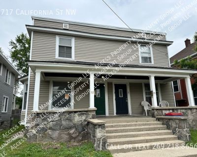 3 Bedroom 1BA 1325 ft Pet-Friendly Single-family home For Rent in Grand Rapids, MI