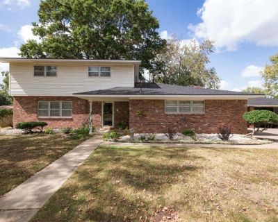 4 Bedroom 3BA 2960 ft Single Family Home For Sale in MIAMI, OK