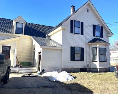 2 Bedroom 1BA 1100 ft Apartment For Rent in Bartlett, NH