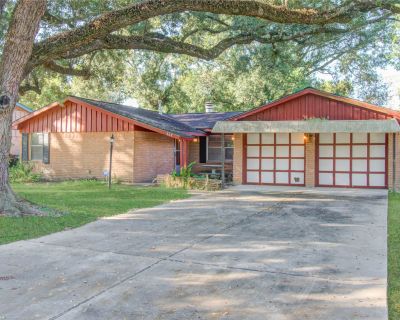 3 Bedroom 1BA 1289 ft Single Family House For Sale in Stafford, TX