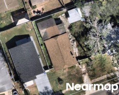 2.0 Bath Preforeclosure Property in Saint Petersburg, FL 33703 - Shore Acres Blvd NE