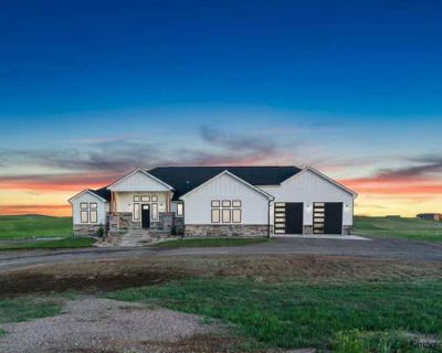 6 Bedroom 5BA 4650 ft Single Family Home For Sale in CHEYENNE, WY