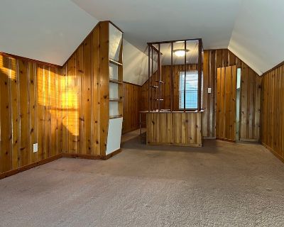 Unfurnished Room for Rent - Large room for rent in shared house