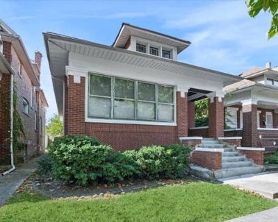 6 Bedroom 2BA 1600 ft Single Family Home For Sale in CHICAGO, IL