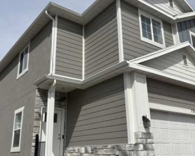 7261 North Silver Spring Way. image_url. Hardwood floors Dogs allowed Parking Walk in closets Pool Concierge Unit Amenities bathtub hardwood floors walk in closets Property Amenities dogs allowed pet friendly clubhouse concierge parking pool. Pets allowed. 4 Bedroom. 2.5 Bathroom. 2365 ft