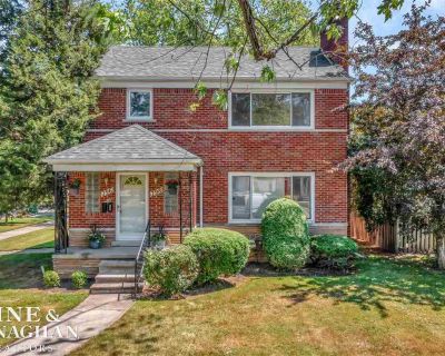 2 Bedroom 1BA 1302 ft Apartment For Rent in Grosse Pointe Park, MI