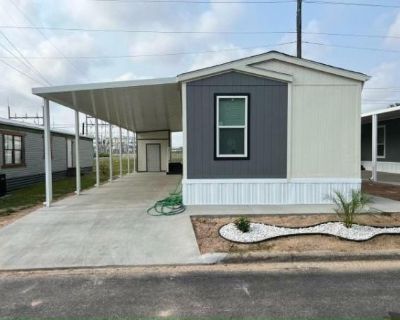 2 Bedroom 2BA 900 ft Mobile Home For Rent in Weslaco, TX