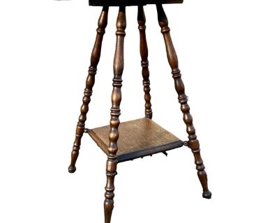 1940s Antique Victorian Square Oak Wood Parlor Table Turned Legs