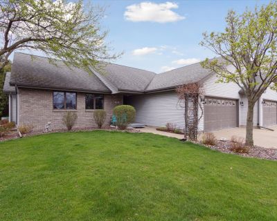 4 Bedroom 3BA 2500 ft Single Family House For Sale in Janesville, WI