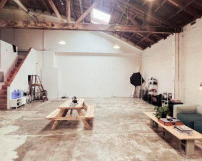 Arts District Modern Warehouse Studio, LOS ANGELES, CA