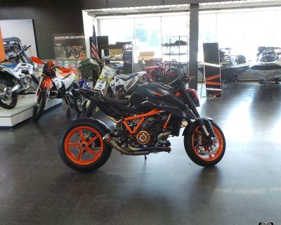 2022 KTM Super Duke 1290 R EVO