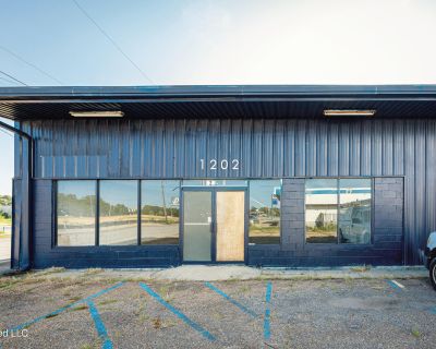 5908 ft Commercial Property For Rent in Pascagoula, MS