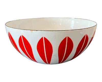 Mid Century Modern Catherineholm of Norway Red & White Feather Lotus Enamel Bowl