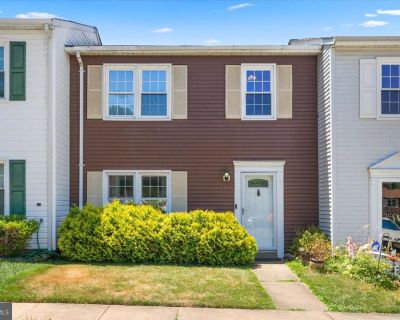 3 Bedroom 2BA 1320 ft Apartment For Rent in Lorton, VA