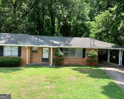 3 Bedroom 1BA 1550 ft Apartment For Rent in Decatur, GA