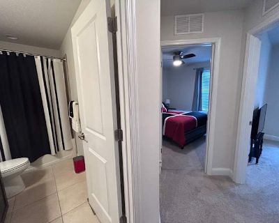 Private room with own bathroom in a Townhouse with 1 roomie, Millsboro, DE 19966