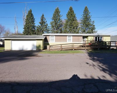 3 Bedroom 1BA 1214 ft Single Family House For Sale in Houghton, MI
