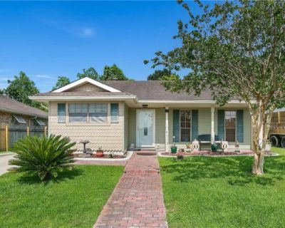 3 Bedroom 2BA 1401 ft Single Family Home For Sale in New Orleans, LA