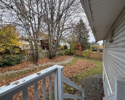 5855 Sycamore Street - Upper