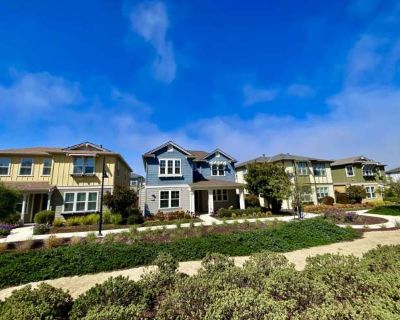 Beautiful Marina Home!. image_url. In unit laundry Patio / balcony Granite counters Garage Stainless steel Walk in closets Unit Amenities bathtub ceiling fan fireplace granite counters in unit laundry patio / balcony walk in closets w/d hookup stainless steel Property Amenities gym on-site laundry parking garage. 3 Bedroom. 3 Bathroom. 2054 ft