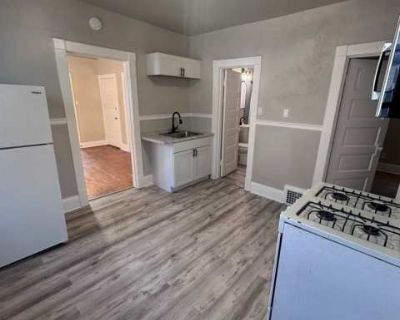 2 Bedroom 1BA 2 ft Pet-Friendly Apartment For Rent in Milwaukee, WI