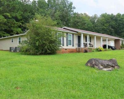 4 Bedroom 3BA 2496 ft Single Family Home For Sale in TALLADEGA, AL