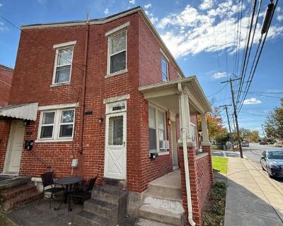214 Center Street # A. Property for Rent in Frederick, MD for $1,450 with 1 bedroom and 1 full bath. This 750 square foot property was built in 1920.. Pool No Pool Water Source Public Type of Parking Driveway Off Street On Street Water View Y/N N Waterfront Y/N N Navigable Water Y/N N Water Oriented Y/N N. Heating Fuel Natural Gas Basement Daylight Partial Outside Entrance Flooring Laminate Pla...
