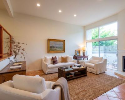 3 Bedroom 2BA 1830 ft Townhouse For Rent in Pacific Palisades (los Angeles), CA