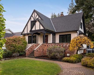 *OH Sat Nov 15 10-12 PM & Sun Nov 16 12-2 PM* Exceptional character home boasting a luxurious modern renovation while still embodying its true character. Situated in the heart of Cordova Bay and privately nestled on an 11,081 sq/ft lot; this 4,000 sq/ft residence offers 4 bedroom + den and 3 bathrooms with a flexible layout for any lifestyle. The main features an exquisite remodelled kitchen an...
