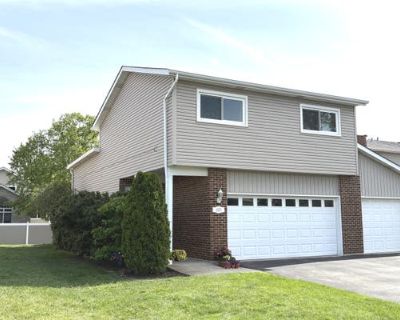 2 Bedroom 2BA 1400 ft Townhouse For Sale in TINLEY PARK, IL