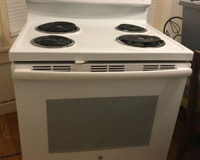 GE Self Cleaning Electric Range/Stove