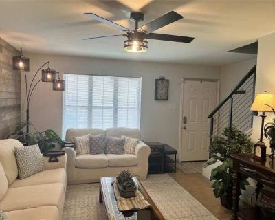 2 Bedroom 3BA 1164 ft Furnished Pet-Friendly Apartment For Rent in Waco, TX