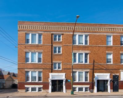 3 Bedroom 2BA 1100 ft Apartment For Rent in Chicago, IL