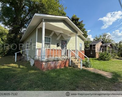 3 Bedroom 1BA 1123 ft Pet-Friendly Single-family home For Rent in Jackson, MS