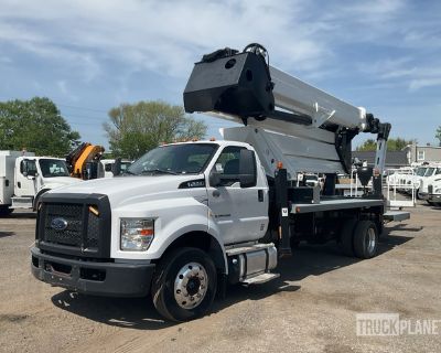 2017 Socage 120DJ 115 ft on 2017 Ford F-650 Super Duty 4x2 Bucket Truck