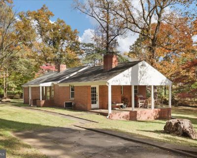 2 Bedroom 1BA 1448 ft Single Family House For Sale in Dunn Loring, VA