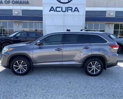 Used 2017 Toyota Highlander SE V6