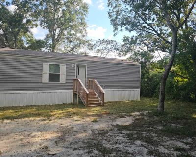 3 Bedroom 2BA 1140 ft Mobile Home For Sale in Laurel Hill, FL