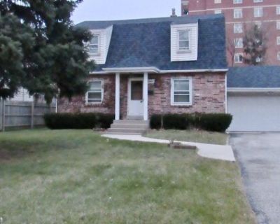 5540 N Fairview Ave. This beautiful 4-bedroom, 3-bathroom home, available for lease starting 01/01/26, is located in a rare, unincorporated section of Chicago, offering the charm of suburban living with easy access to city amenities. Families will especially appreciate that this property is part of the highly regarded Pennoyer School District (K-8) and Maine South High School, making it an idea...