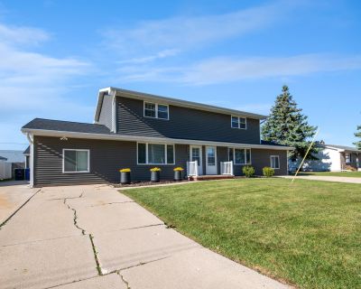 1 Bedroom 6912 ft Studio For Sale in Ashwaubenon, WI