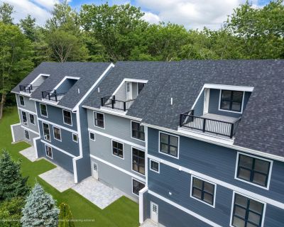 3 Bedroom 4BA 3099 ft Condo For Sale in Portsmouth, NH