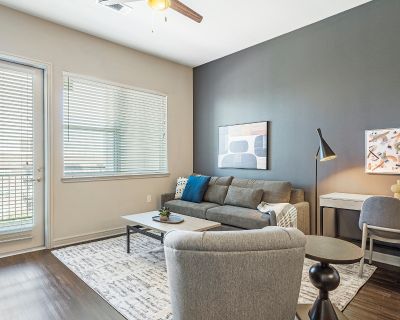 2 Bedroom 2BA 1175 ft Furnished Pet-Friendly Apartment For Rent in Irving, TX
