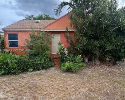 3 Bedroom 1BA 844 ft Furnished Single Family Home For Rent in Miami, FL