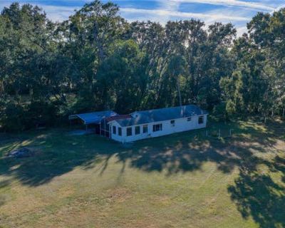 1 Bedroom 1BA 996 ft Single Family Home For Sale in VALRICO, FL