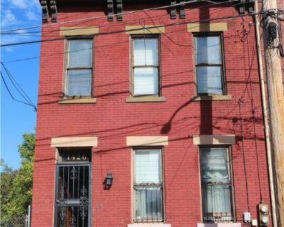 1 Bedroom Studio For Sale in Manchester, PA