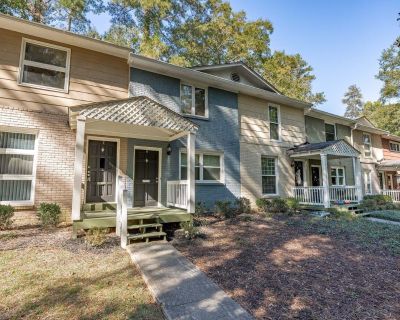 2 Bedroom 1BA 900 ft Condo For Sale in Columbia, SC