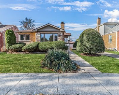 3 Bedroom 1BA 1455 ft Single Family House For Sale in Evergreen Park, IL