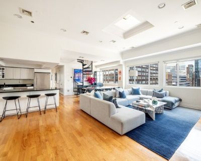 25 Murray St Apt 10B. This stunning 3-bedroom, 3.5-bathroom penthouse offers refined loft living with a remarkable 475-square-foot private roof garden and sweeping southern and western exposures. The residence features oak floors, soaring 11-foot coffered ceilings with elegant crown moldings, and is maintained in pristine condition. The serene primary suite includes an ensuite bath with double ...