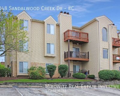 2 Bedroom 2BA 949 ft Pet-Friendly Apartment For Rent in Wildwood, MO